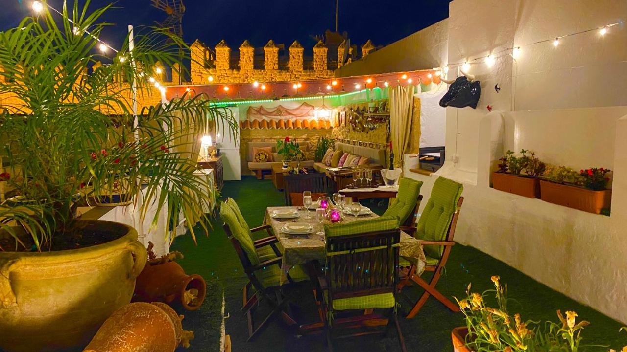 Apartamento Con Terraza,A 100M Playa Costilla Y Frente Al Castillo روتا المظهر الخارجي الصورة